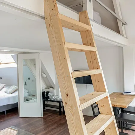 The Square House Apartman *