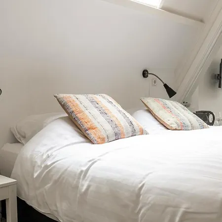 The Square House Apartman