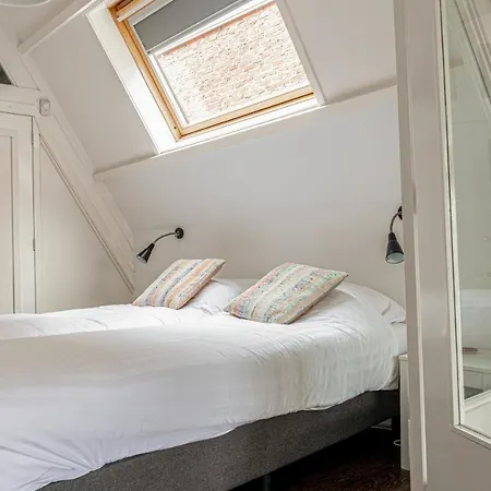 Apartman The Square House